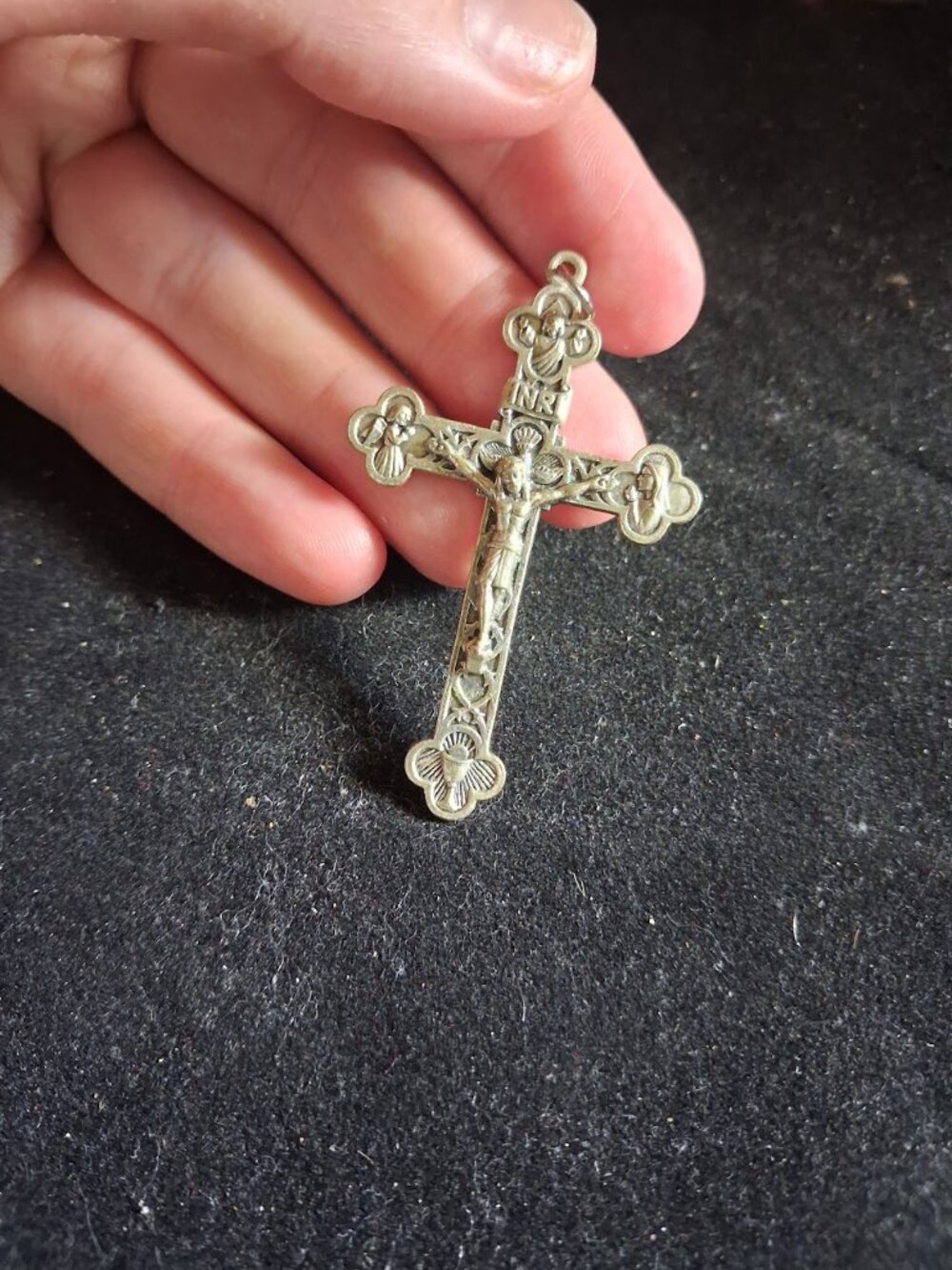 Crucifix pendant